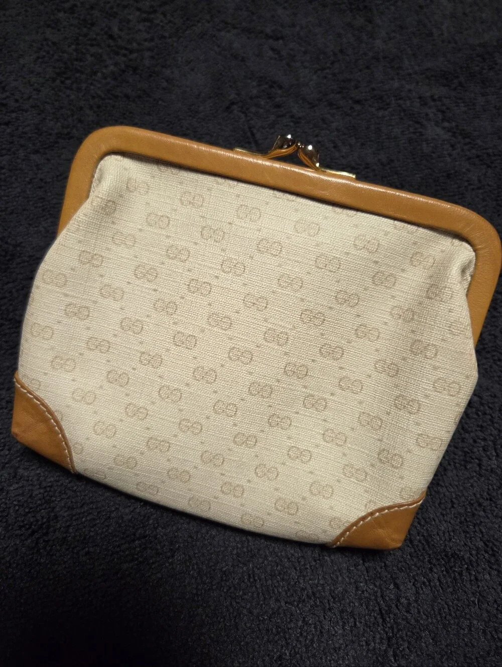 Gucci Vintage Micro GG Kisslock Coin Purse - Picture 11 of 15